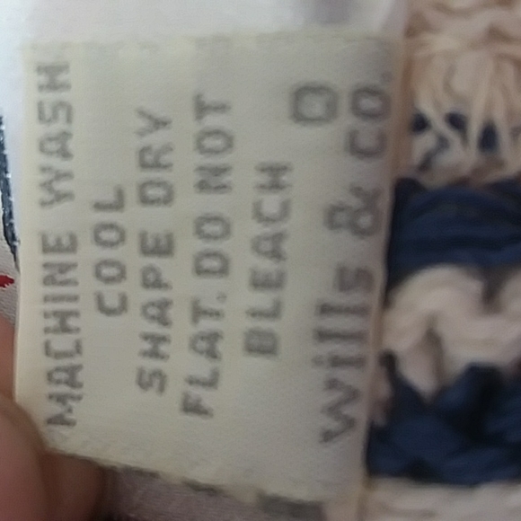 Geometric Pattern Sweater. NEW - Picture 9 of 9